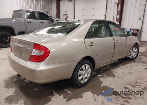 2004 Toyota Camry Le/Xle/Se z USA, uszkodzony, nr VIN 4T1BE32KX4U921730